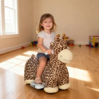 AIYAPLAY Giraffe om op te rijden, rijdend rijpaard in giraffevorm, op batterijen, wasbare bekleding, pedalen, stille wielen, muziek, 1,5-5 jaar, bruin(m-9)