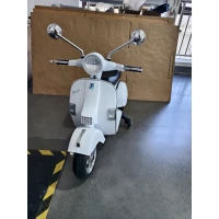 AIYAPLAY Kinder-Elektromotorrad 12V Vespa PX150 Stützräder 2 Motoren Hinterradfederung Musik Scheinwerfer 3 km/h 3–6 Jahre Weiß(m-2)