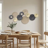 HOMCOM Décoration murale en métal, sculpture murale en métal, design unique à plusieurs disques, 100 x 50 cm, kaki et noir(m-9)