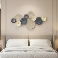 HOMCOM Décoration murale en métal, sculpture murale en métal, design unique à plusieurs disques, 100 x 50 cm, kaki et noir(m-10)