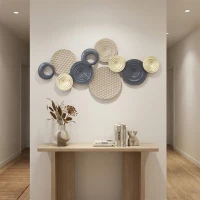 HOMCOM Décoration murale en métal, sculpture murale en métal, design unique à plusieurs disques, 100 x 50 cm, kaki et noir(m-8)