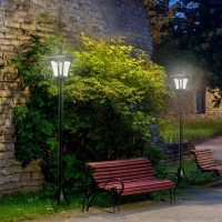 Outsunny Set 2 Lampioncini Solari da Esterno Impermeabili IP44, 18x18x160cm, Nero(m-5)