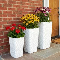 Outsunny Set 3 Vasi da Esterno Impilabili con Motivo Ondulato in Plastica, 42/55/65 cm, Bianco(m-9)
