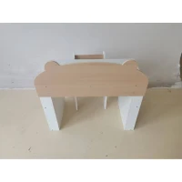 AIYAPLAY Conjunto Mesa Infantil com Cadeira Estantes Laterais Compartimento Porta-objetos 3-8 Anos em Madeira Design Ursinho Branco(m-4)