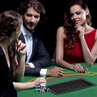 HOMCOM Poker Table, 7-Player Folding Blackjack Table with Chip Tray, Cup Holders, Padded Rails, 182 x 91 x 75 cm, Green(m-10)