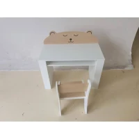 AIYAPLAY Conjunto Mesa Infantil com Cadeira Estantes Laterais Compartimento Porta-objetos 3-8 Anos em Madeira Design Ursinho Branco(m-2)