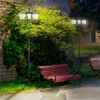 Outsunny Set 2 Lampioncini Solari da Esterno a 3 Luci Impermeabili IP44, 51.5x47x182.5cm, Nero(m-5)