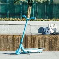 AIYAPLAY Patinete Eléctrico para Niños de 4 a 7 Años con Luces Ruedas Auxiliares y Freno de Pie Velocidad Máxima de 6 km/h Azul(m-10)
