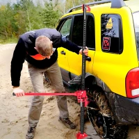 HOMCOM Farmjack Krik 135 cm 3000 kg Capaciteit Offroad Winch van Staal Rood+Zwart(m-2)