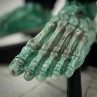 HOMCOM Levensgrote geanimeerde Halloween-zombie, 170 cm, met geluids- en aanraakactivatie, griezeldecoratie(m-11)