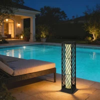 Outsunny Candeeiro de Jardim em Vime Candeeiro Solar Exterior com Luzes LED Automáticas Impermeável IP44 16x16x68 cm Preto(m-8)