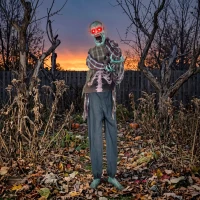 HOMCOM Animowany zombie na Halloween w naturalnej wielkości, 170 cm, z aktywacją dźwiękiem i dotykiem, straszna dekoracja(m-10)