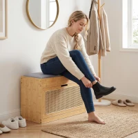 HOMCOM Banco Zapatero Recibidor con Asiento Acolchado Cajón Abatible Puerta de Ratán Estante Ajustable para Entrada Natural(m-8)