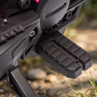 AIYAPLAY Motocicletă Electrică pentru Copii 3-8 Ani, 2 Motoare 12V, cu Roți Ajutătoare și Claxon, 3 Km/h, 30 Kg, Roz(m-9)
