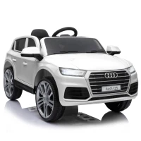 HOMCOM Coche Eléctrico para Niño +3 Años Audi Q5 con Mando a Distancia MP3 Luces y Sonidos Apertura de Puerta y Tirador Carga 30 kg 116x75x56 cm Blanco(m-10)