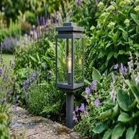 Outsunny Lampă de Grădină cu Autonomie de 6 ore și Sistem de Fixare la Sol, din ABS și Policarbonat, 15x15x127 cm, Negru(m-8)