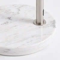 HOMCOM Vloerlamp met gebogen kap, voetschakelaar, marmeren voet en kunststof lampenkap, wit(m-11)