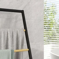 HOMCOM Suport pentru prosoape cu 4 bare din oțel și bambus, 40.5x28x98cm, negru și culoare lemn(m-9)