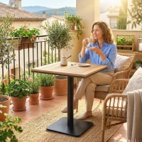 Outsunny Bijzettafel 70 x 70 cm weerbestendig tuintafel met houtlook brede basis, vierkant natuurhout(m-2)