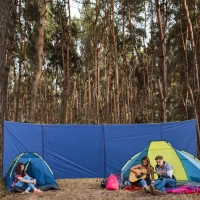 Outsunny Camping Windbreak, Foldable Portable Wind Blocker w/ Carry Bag and Steel Poles, Beach Sun Screen Shelter Privacy Wall, 620cm x 150cm(m-2)