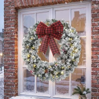 HOMCOM Ghirlanda Natalizia Innevata da 60 cm con Luci LED, Fiocco Scozzese, Rami, Pigne, Bacche, Verde(m-10)