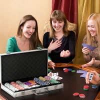 SPORTNOW Set de Póker con 500 Fichas 2 Barajas de Cartas Dados Tapete y Botón de Crupier Set de Casino Texas Hold'em con Maletín(m-10)