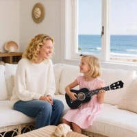 HOMCOM Ukulele per Principianti da 21 Pollici in Legno con Corde in Nylon, Plettro e Corda di Ricambio, Nero(m-10)