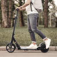 HOMCOM Patinete Eléctrico para Mayores de 14 Años E-Scooter Plegable Manillar Ajustable 12 km/h Batería Recargable 22,6V Monopatín 150W Carga 100kg(m-2)