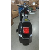 AIYAPLAY Motocicleta Elétrica Infantil Vespa PX150 12 V com Bateria de Lítio 35 W 2 Motores 25° Limitação de Direção para 3-6 Anos(m-5)
