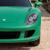 AIYAPLAY Auto Elettrica Bambini Porsche Carrera GT 12V con Telecomando, 2 Motori, Sospensioni e Porte Apribili, Verde(m-7)