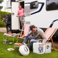 HOMCOM Mini Frigorífico 4L Nevera Eléctrica Pequeña 230V/12V con Función Frío y Calor 1 Puerta Reversible 2 Estantes y 2 Luces LED Silencioso 35dB para Camping Coche Casa 25,8x20,5x26,3 cm Blanco(m-2)