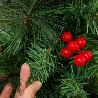 HOMCOM Kunstkerstboom 120 cm met 100 leds, 131 takpunten, bessen, 2 lichtkleuren en afstandsbediening(m-11)