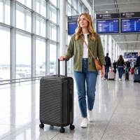 HOMCOM Troler Rigid Mediu 68L, Extensibil, ABS, 4 Roți Pivotante, Colțuri de Protecție, 66 x 43 x 27 cm, Negru(m-10)