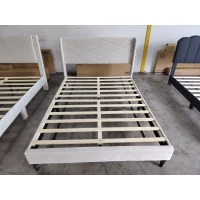HOMCOM Gepolstertes Bett 140x200 cm mit Gepolstertem Flügel-Kopfteil aus Samt Holzlatten Einfache Montage Beige(m-2)