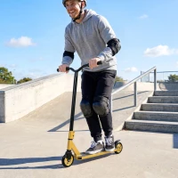 SPORTNOW Scooter Acrobático para Trucos con Plataforma de Aluminio Rodamientos ABEC-7 Ruedas 110 mm Manillar 360° Dorado(m-10)