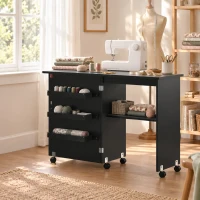 HOMCOM Mesa de Costura Dobrável Móvel de Costura com Tampo Rebatível com Compartimentos de Arrumação Prateleira Aberta e Rodízios Preto(m-4)