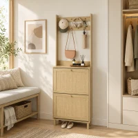 HOMCOM Porte-Manteau 2 en 1, Meuble d'Entrée avec Meuble à Chaussures, Portes Effet Rotin et 8 Crochets, Bois Naturel(m-9)
