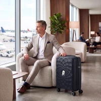 HOMCOM Maleta de Cabina 18" Ligera y Rígida con Puerto USB Cerradura TSA y 4 Ruedas Dobles Giratorias Azul(m-8)