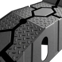 HOMCOM Lot de 2 Rampes Voiture 4T HDPE Pente Douce 90cm Rampe de Levage Butée Antidérapante Largeur 29,5cm 90x29,5x22,5cm Noir(m-13)