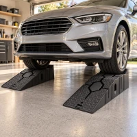 HOMCOM Lot de 2 Rampes Voiture 4T HDPE Pente Douce 90cm Rampe de Levage Butée Antidérapante Largeur 29,5cm 90x29,5x22,5cm Noir(m-16)