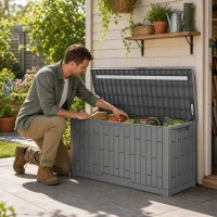 Outsunny Gartenbox 379 Liter Wasserdicht Abschließbar UV-beständig Auflagenbox mit Holzoptik für Garten 122,5x56x62cm Grau(m-2)