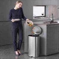 HOMCOM Lixeira com tampa Soft-Close Lixeira de pedal com balde interno removível 30L Prata(m-6)