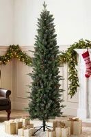HOMCOM Slim Gracious Pine Xmas Tree, 7ft/210cm Artificial Christmas Tree with 904 Branch Tips, Foldable Steel Stand, Green(m-2)