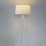 HOMCOM Stehlampe Tripod Wohnzimmer Schlafzimmer Standleuchte Stehleuchte 40 W Skandinavisch Stoff + Metall weiß ∅48 x 156 cm