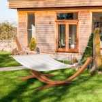 Hamac Outsunny cu Suport din Lemn si Bumbac, Hamac de Gradina pentru alte Spatii Exterioare, 392x120x102cm, Alb