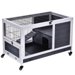 PawHut Clapier lapin intérieur, cage lapin avec toit ouvrant, roulettes, plateau amovible et rampe, en bois, 90 x 53 x 59 cm, gris foncé et blanc