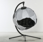 Outsunny Hängesessel Hängekorb mit Gestell Fußballdesign Hängeschaukel Hängestuhl mit Kissen Korb faltbar Stahl