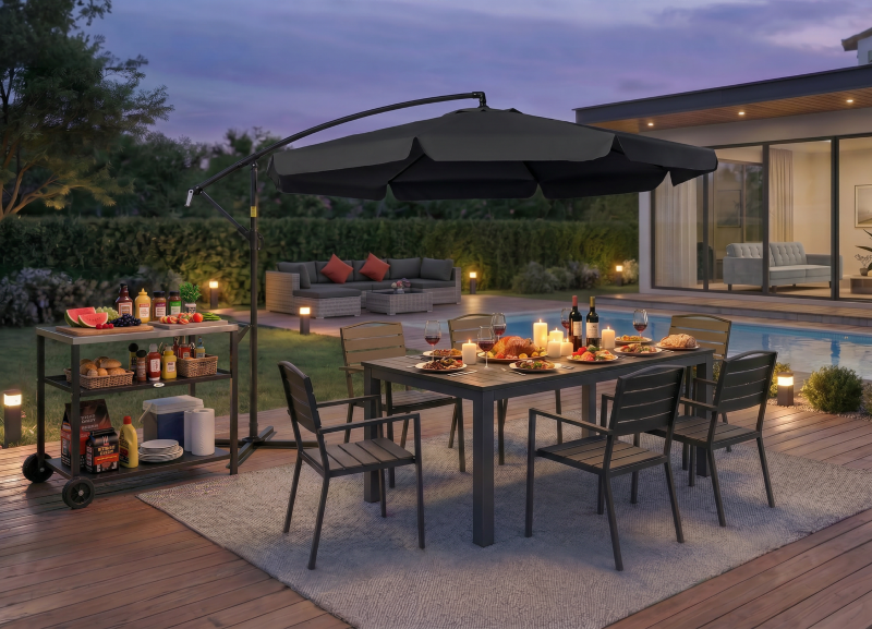 Poolside Dining