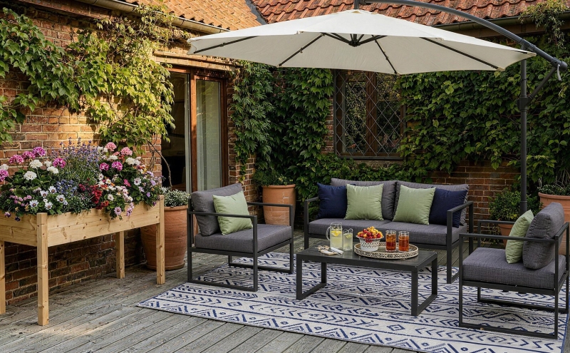 Courtyard leisure