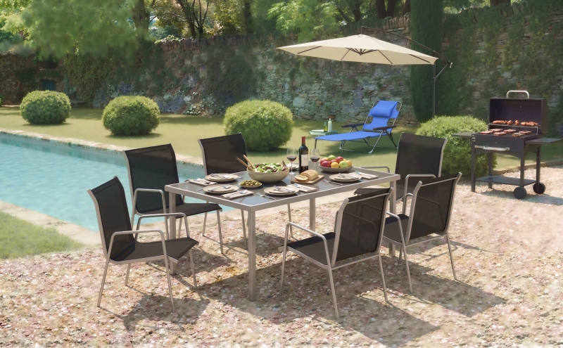 ADUNĂ-TE. CINĂ. RELAXEAZĂ-TE.